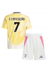 Juventus Francisco Conceicao #7 Babyklær Borte Fotballdrakt til barn 2024-25 Korte ermer (+ Korte bukser)